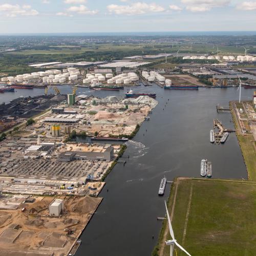 Nieuwsbericht afbeelding betreft Publicatie Klimaatbanen Industrie: welke vakmensen zijn nodig voor verduurzaming industrie? 