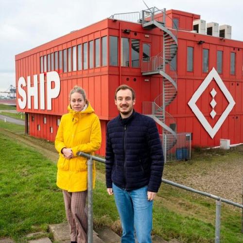 Nieuwsbericht afbeelding betreft Rode eyecatcher Ship verhuist mogelijk naar een andere plek: ’We moeten kijken of we deze parel in de IJmond kunnen behouden’